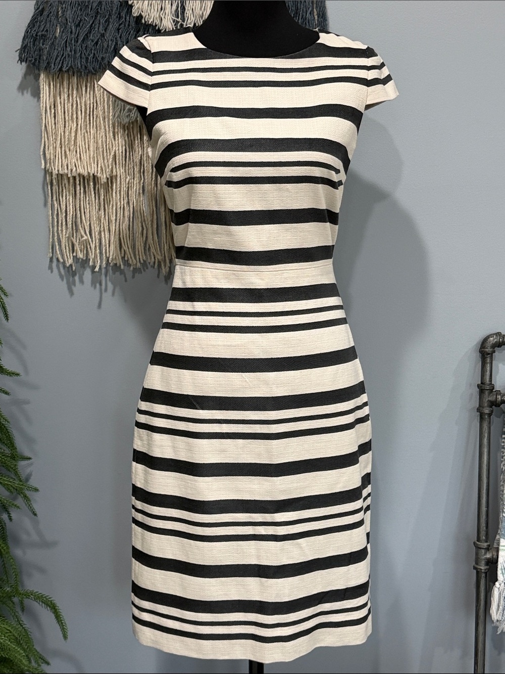 J.Crew Size 0 Black Cream Striped Sheath Cap Sleeve Cocktail Dress